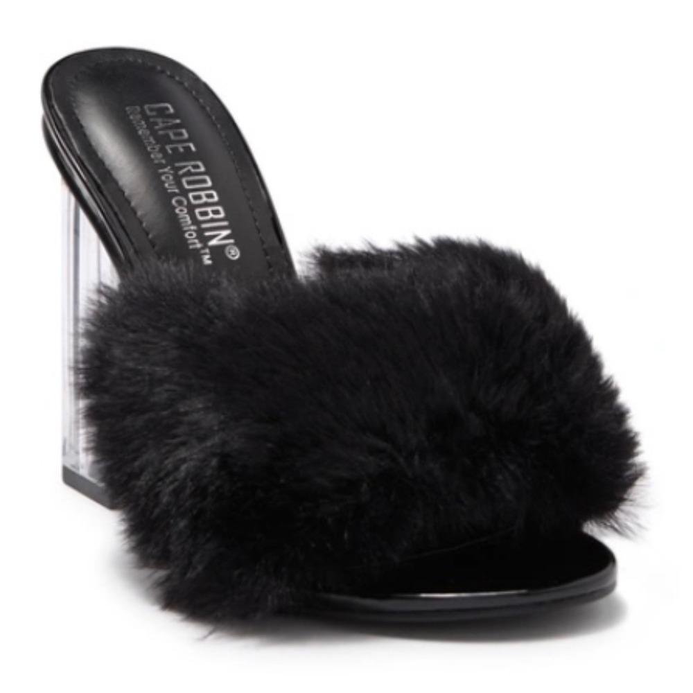 Cape Robbin Kurberry Faux Fur Black Mules Clear Stacked Heel Size 8